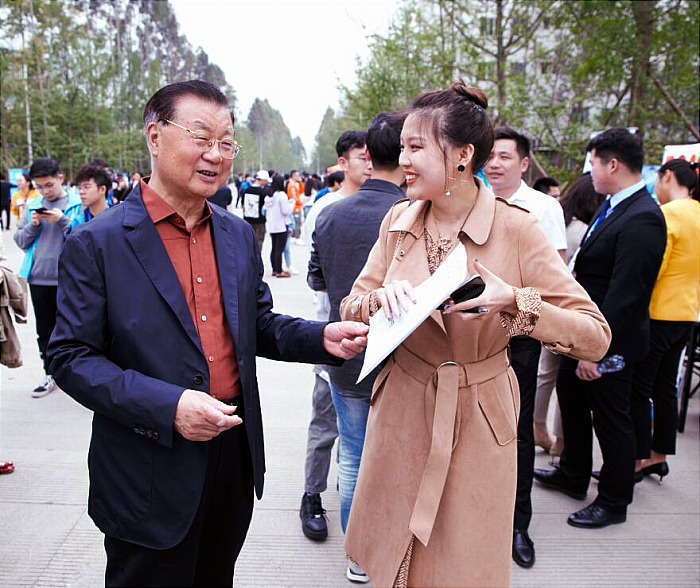 ZH}09C[`K5WH9EH)YUV1T3N.jpg