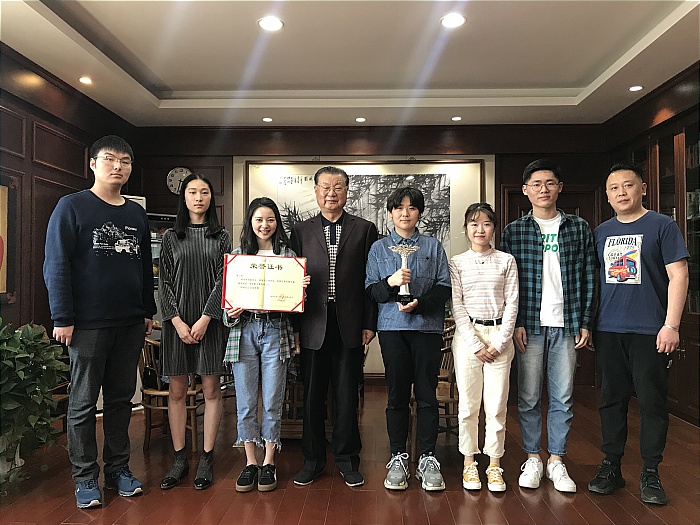 01文传学子微纪录片荣获“优秀作品”奖.jpg