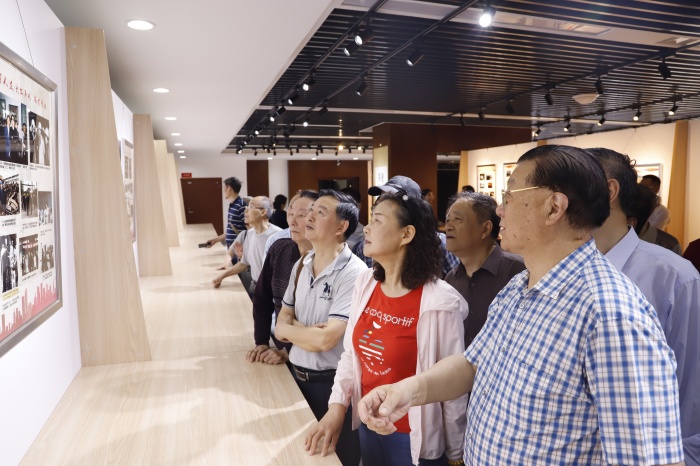 2 经信委来访 (2).JPG