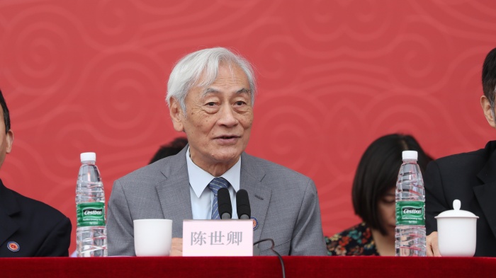 03教师代表 陈世卿.jpg 03教师代表 陈世卿.jpg