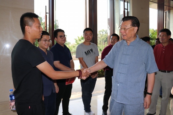 2 邹广严校长与云南校友共话人才培养 (2).JPG 2 邹广严校长与云南校友共话人才培养 (2).JPG