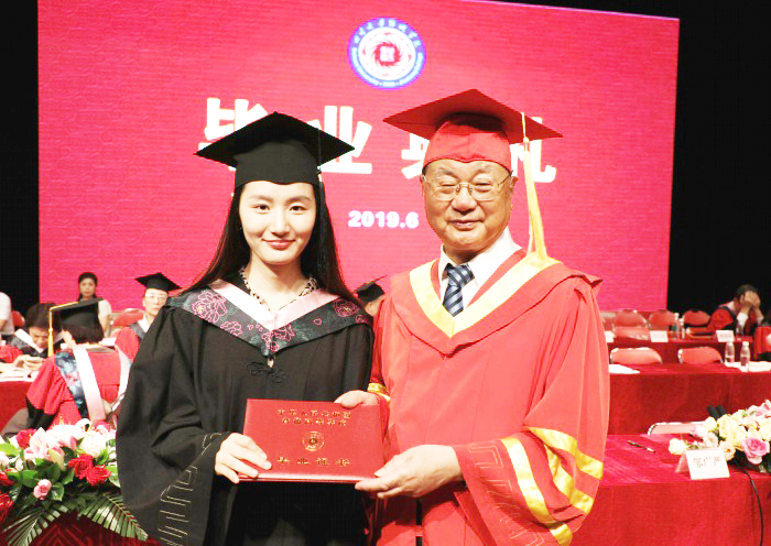 授位-1.jpg 授位-1.jpg