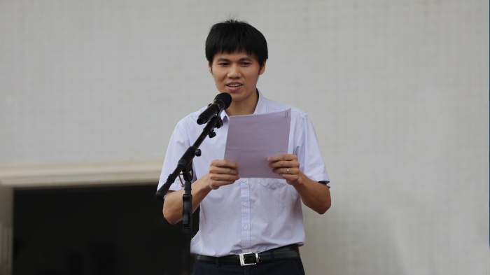 05校友代表 陈滔.JPG 05校友代表 陈滔.JPG