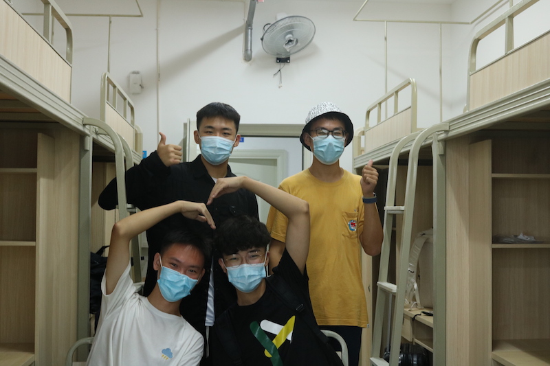 大学室友的第一张合照.JPG