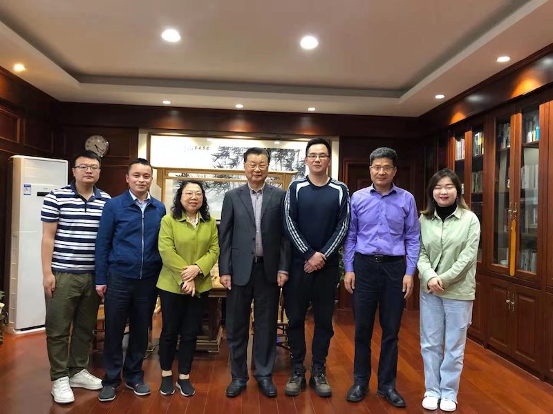 00校友来了！邹广严校长会见清华大学肖景扬校友.jpg