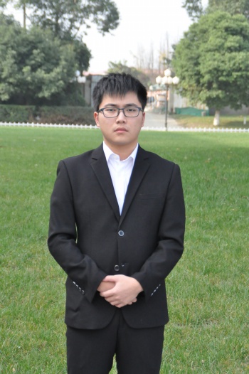 杨亮.JPG